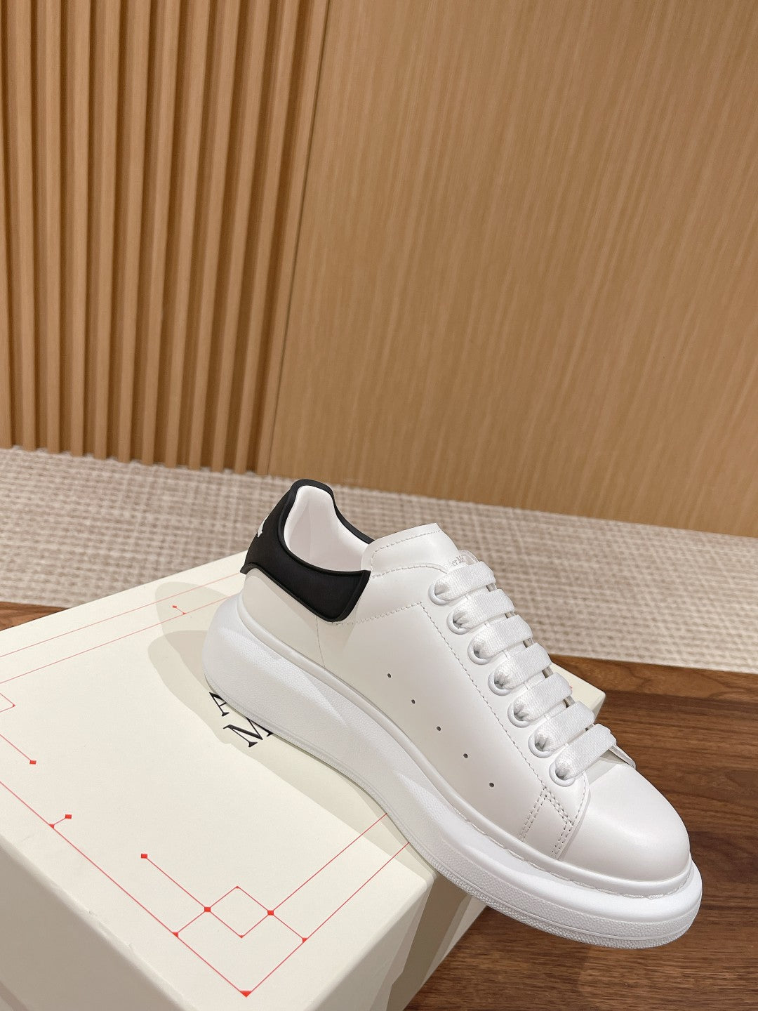 Alexander McQueen Classic Versatile White Sneakers