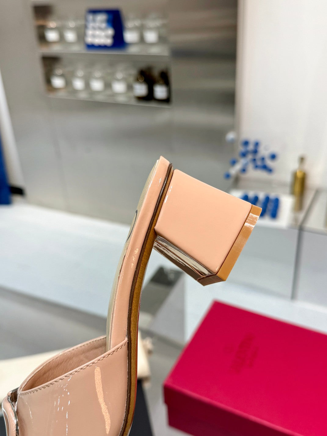 Valentino VLogo Signature Leather Pumps – 6cm