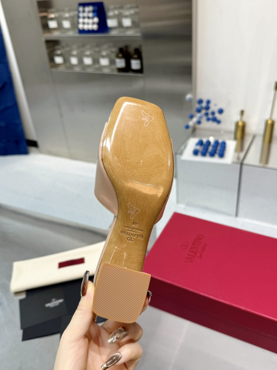 Valentino VLogo Signature Leather Pumps – 6cm