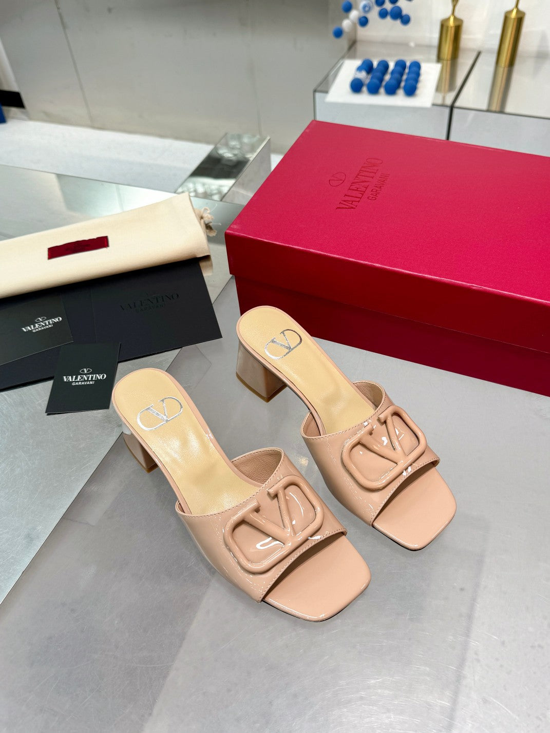 Valentino VLogo Signature Leather Pumps – 6cm