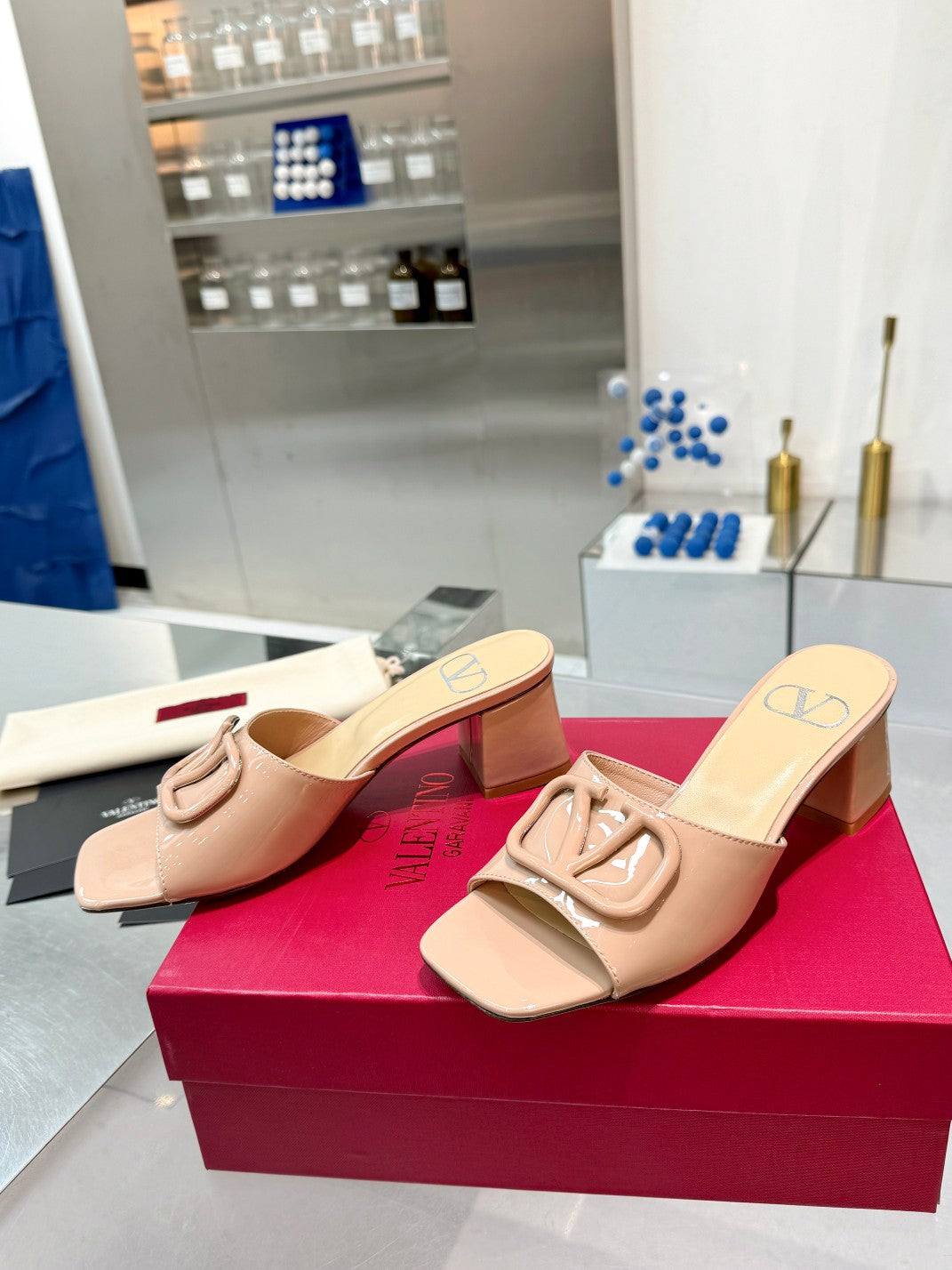 Valentino VLogo Signature Leather Pumps – 6cm