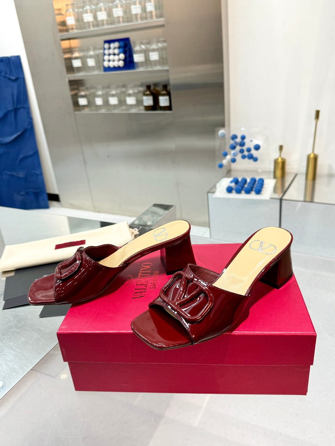 Valentino VLogo Signature Leather Pumps – 6cm