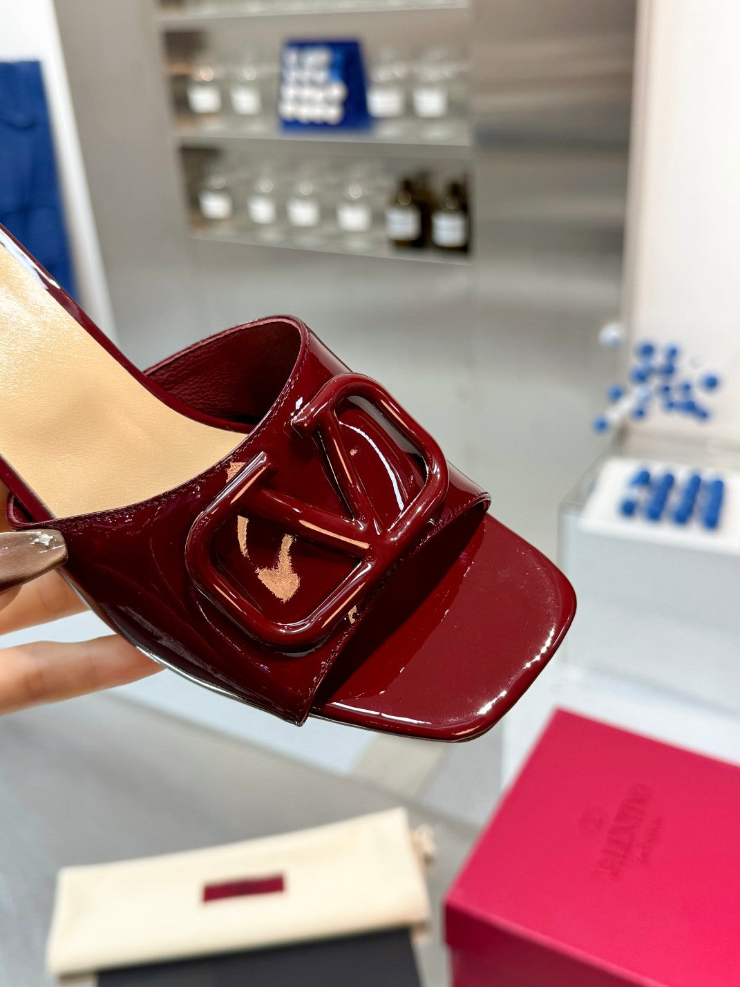 Valentino VLogo Signature Leather Pumps – 6cm