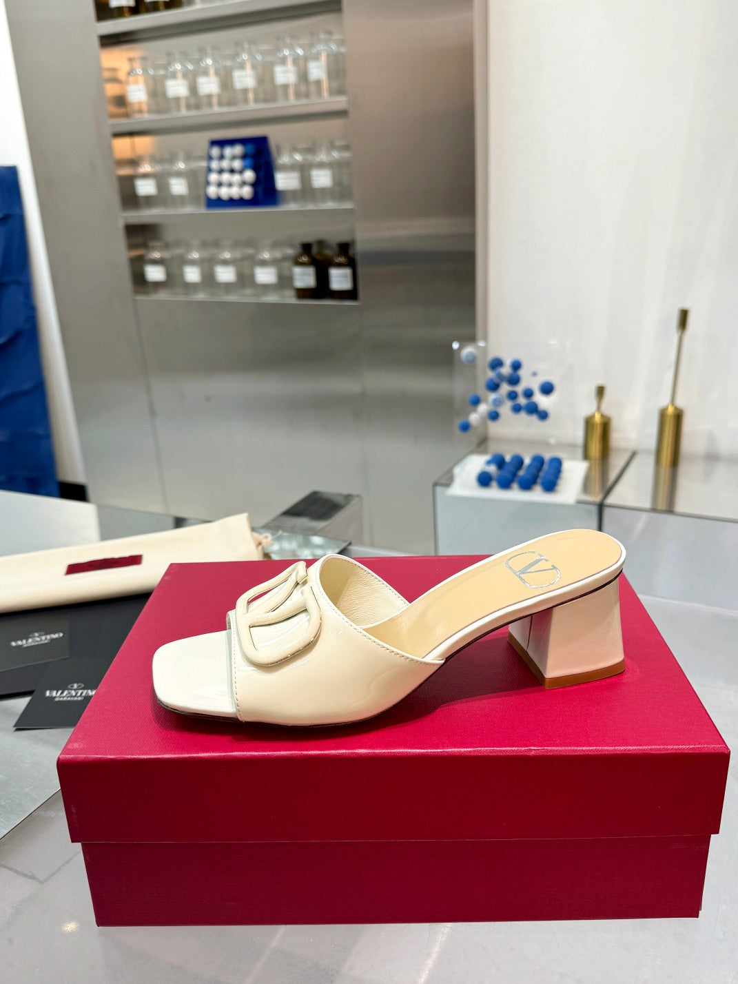 Valentino VLogo Signature Leather Pumps – 6cm
