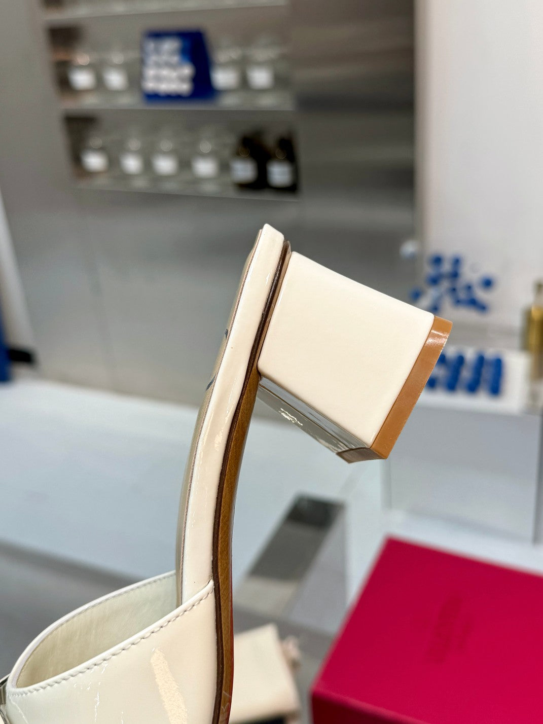 Valentino VLogo Signature Leather Pumps – 6cm
