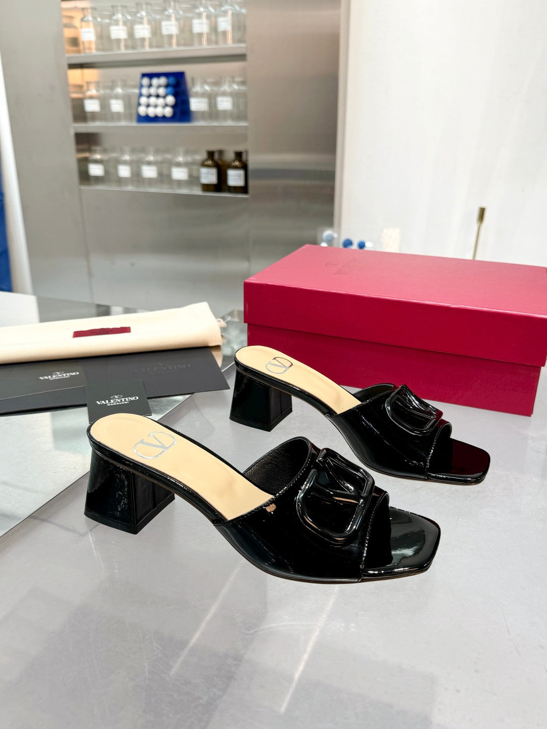 Valentino VLogo Signature Leather Pumps – 6cm