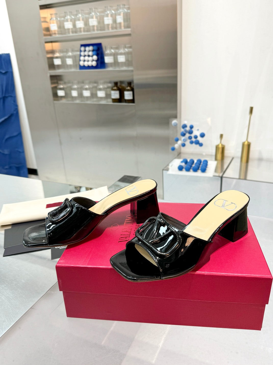 Valentino VLogo Signature Leather Pumps – 6cm