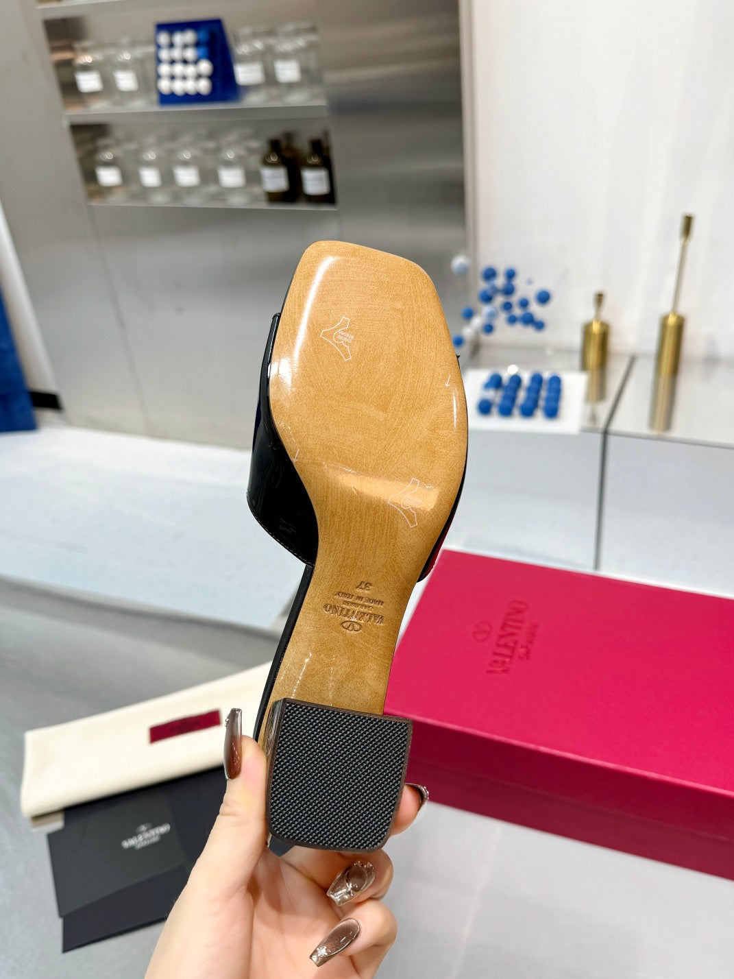 Valentino VLogo Signature Leather Pumps – 6cm