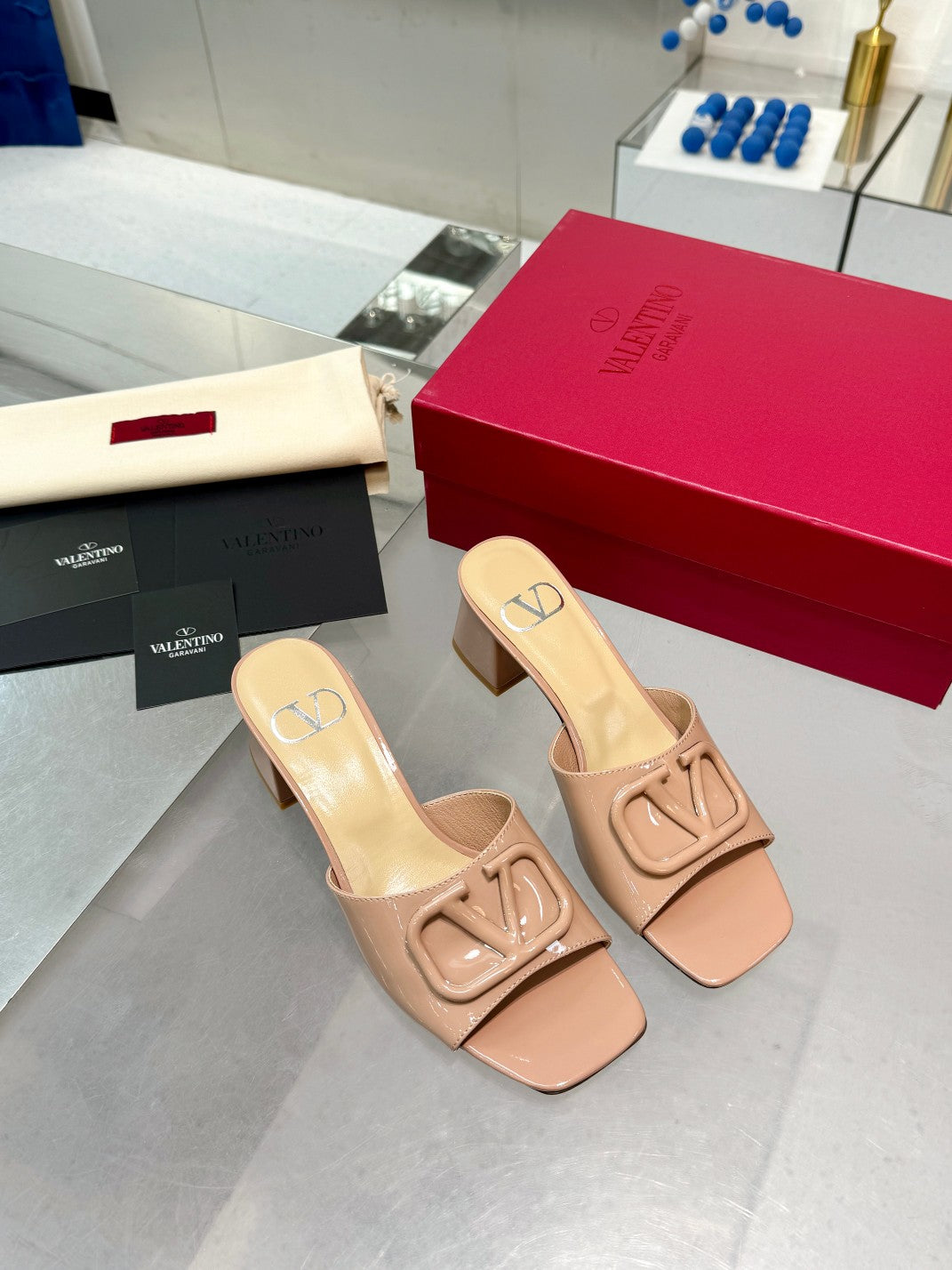 Valentino VLogo Signature Leather Pumps – 6cm