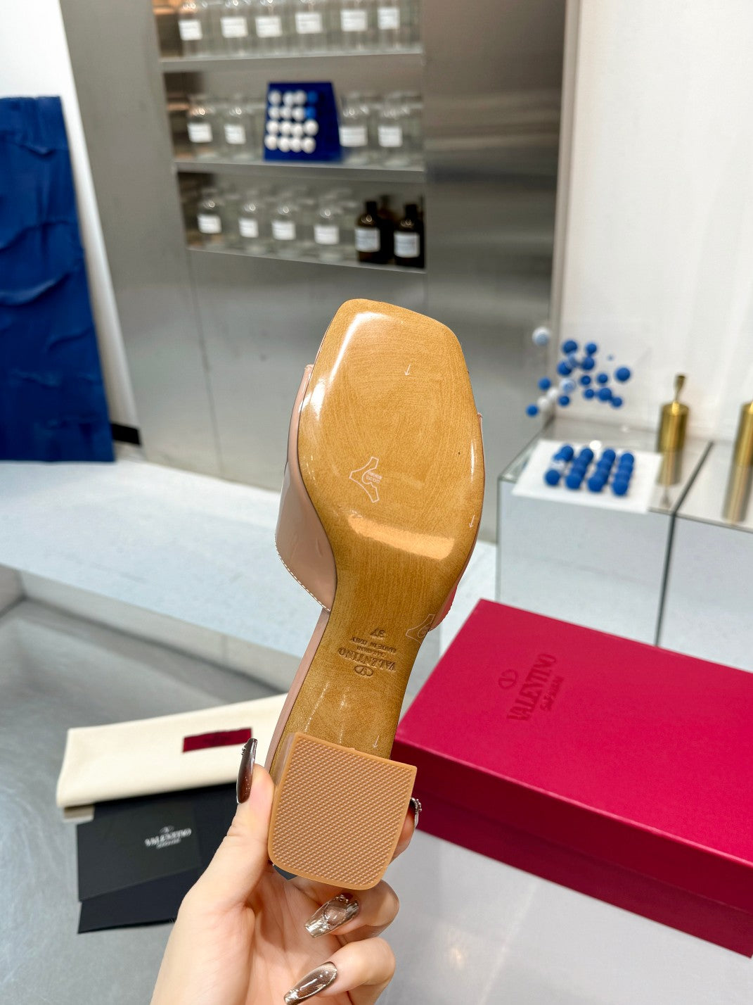 Valentino VLogo Signature Leather Pumps – 6cm