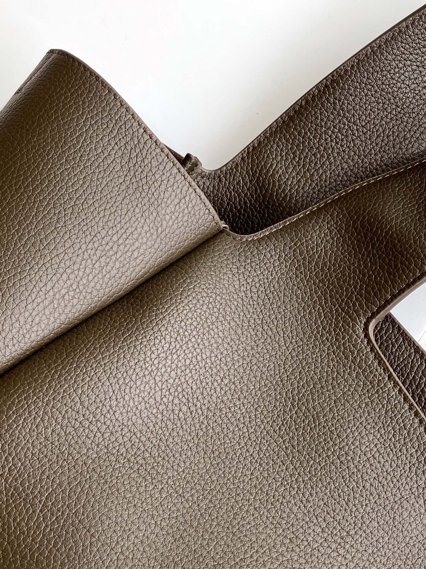 Saint Laurent BEA Horizontal Tote Bag