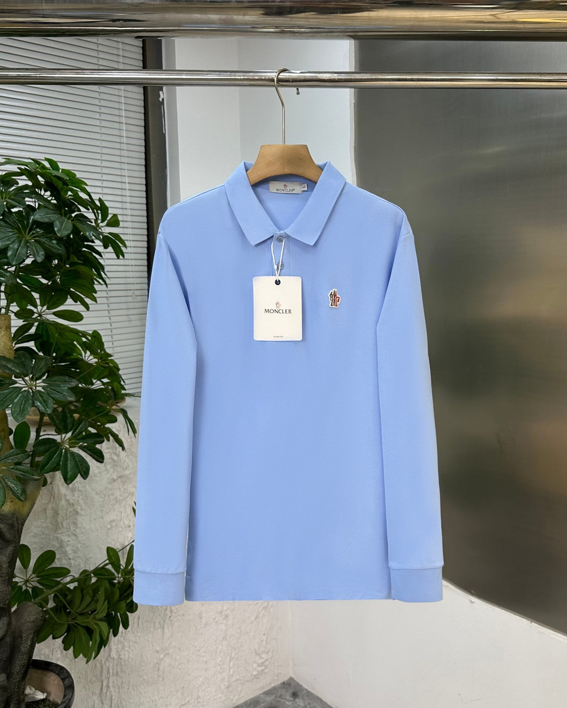 Moncler Classic Embroidered Long Sleeve Polo Shirt – 2025 Fall Collection