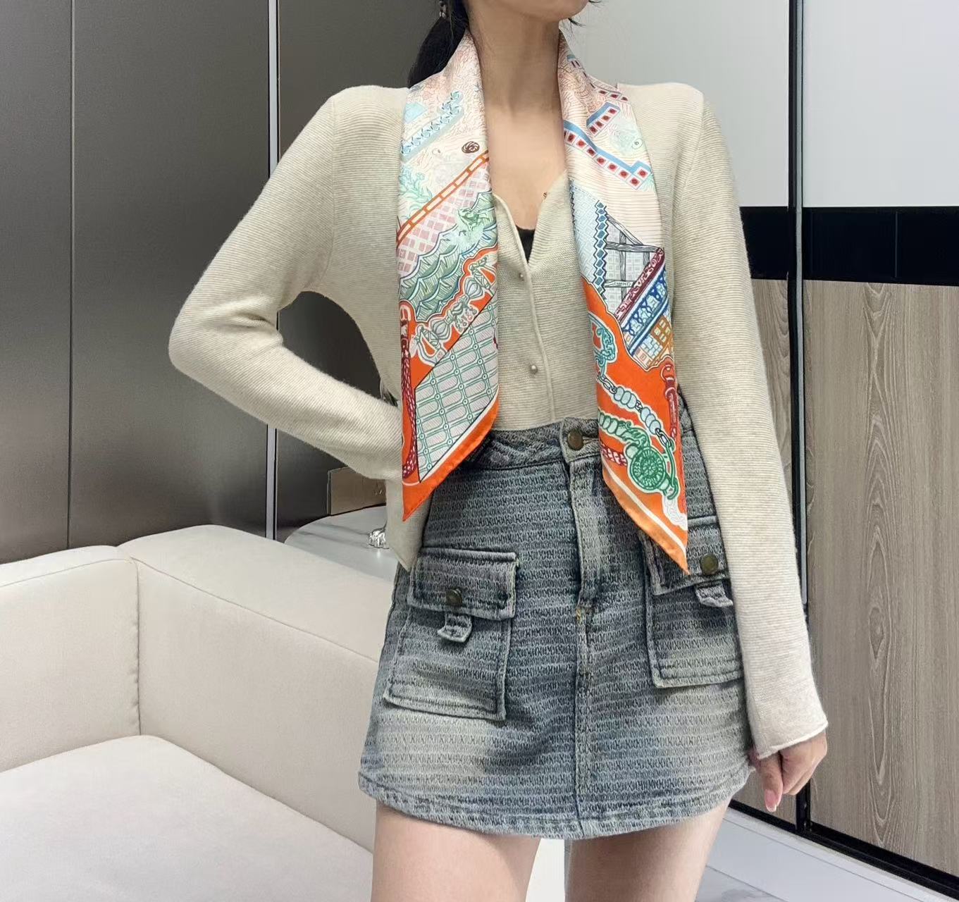 Hermès Grand Exploration 90 Twill Silk Scarf