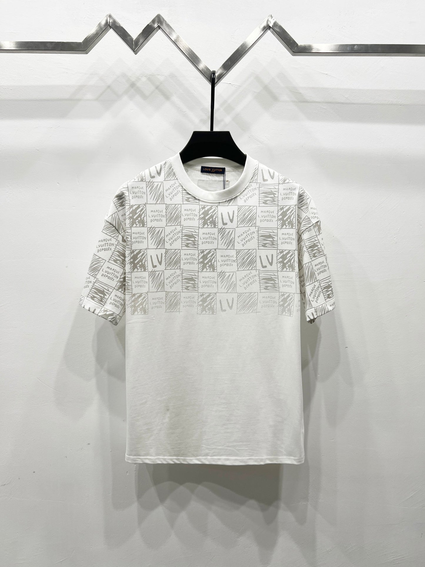 Louis Vuitton Classic Damier Print T-Shirt – 2025SS