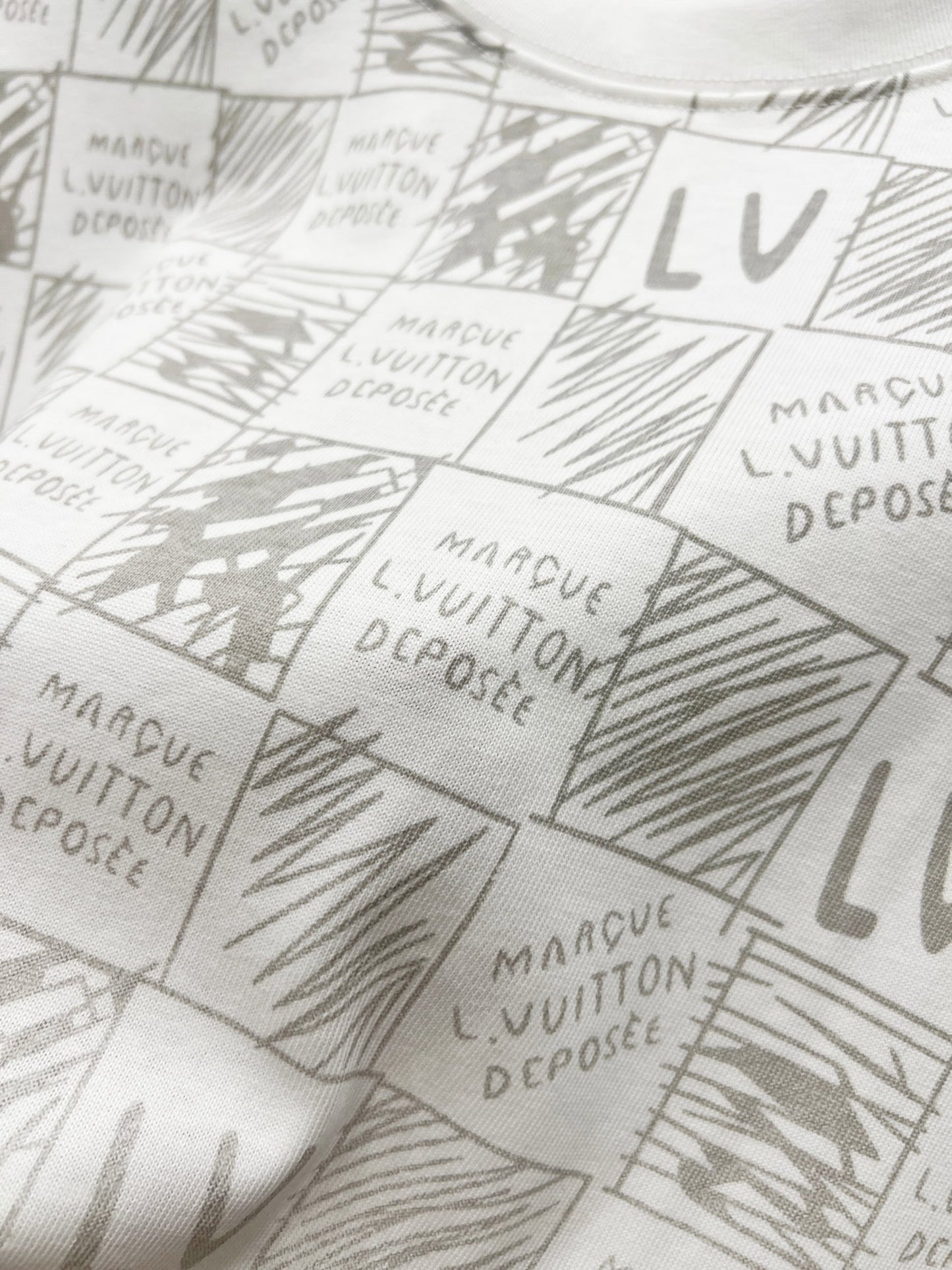 Louis Vuitton Classic Damier Print T-Shirt – 2025SS