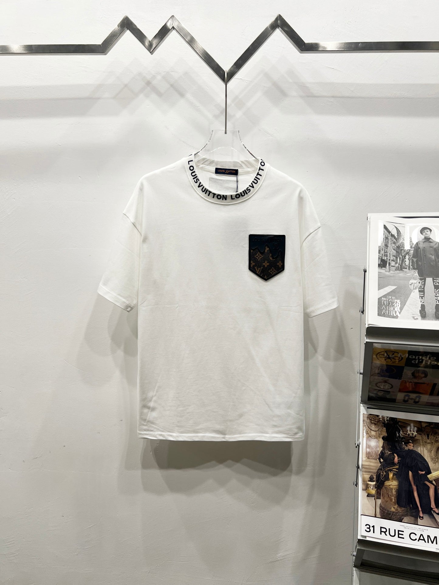 Louis Vuitton Leather Label Pocket Embroidered T-Shirt – 2025 Summer Collection