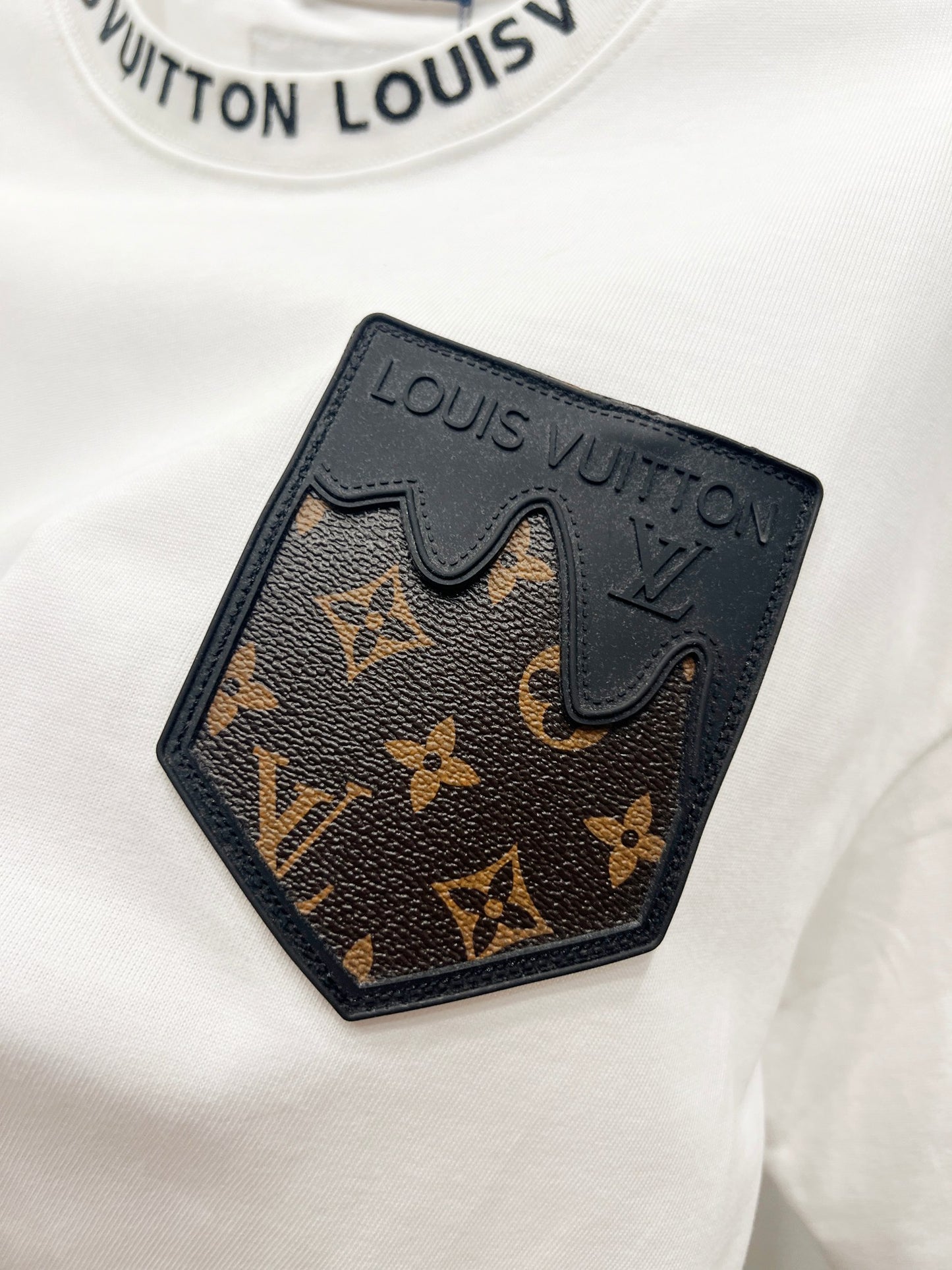 Louis Vuitton Leather Label Pocket Embroidered T-Shirt – 2025 Summer Collection