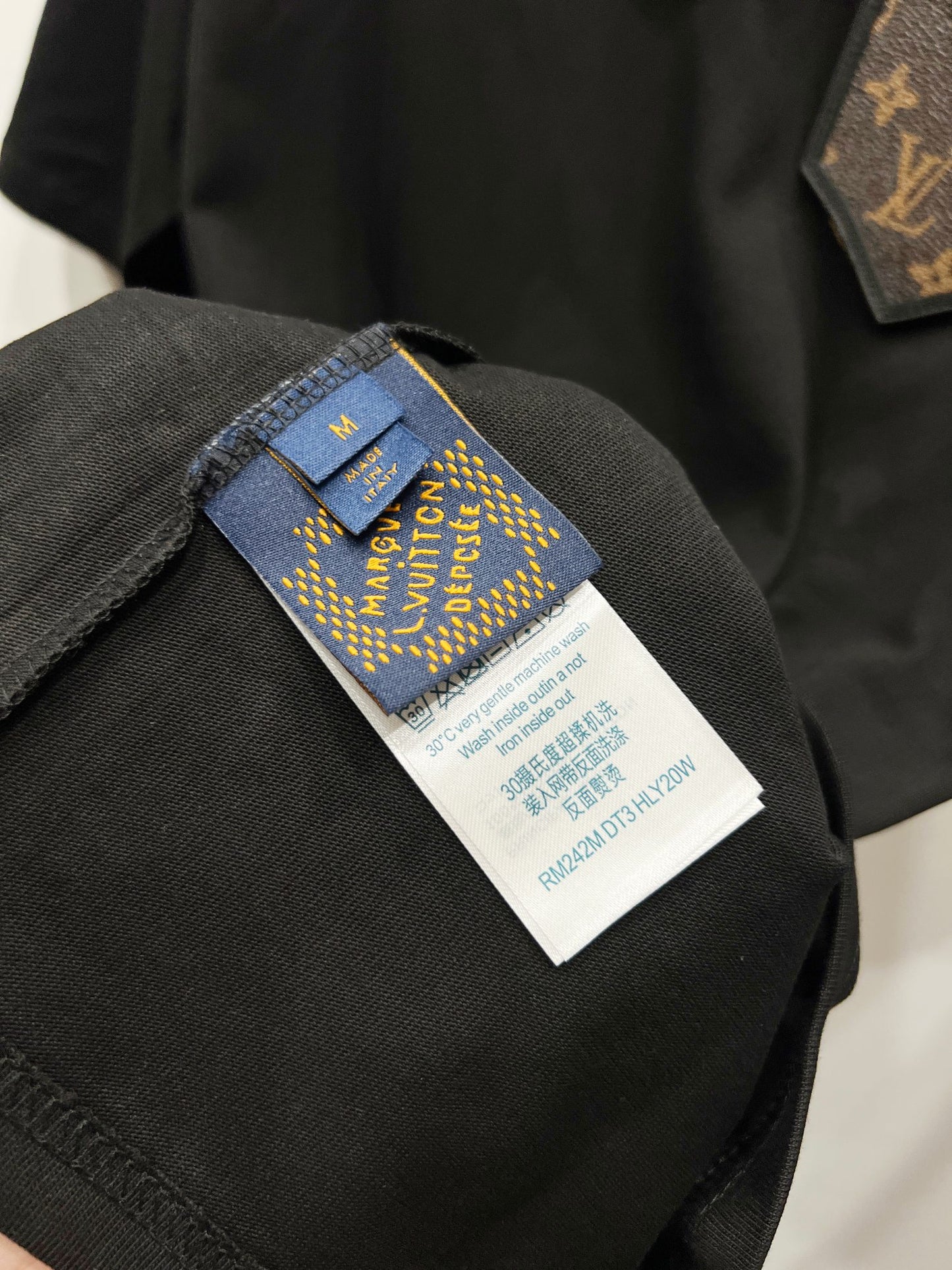 Louis Vuitton Leather Label Pocket Embroidered T-Shirt – 2025 Summer Collection