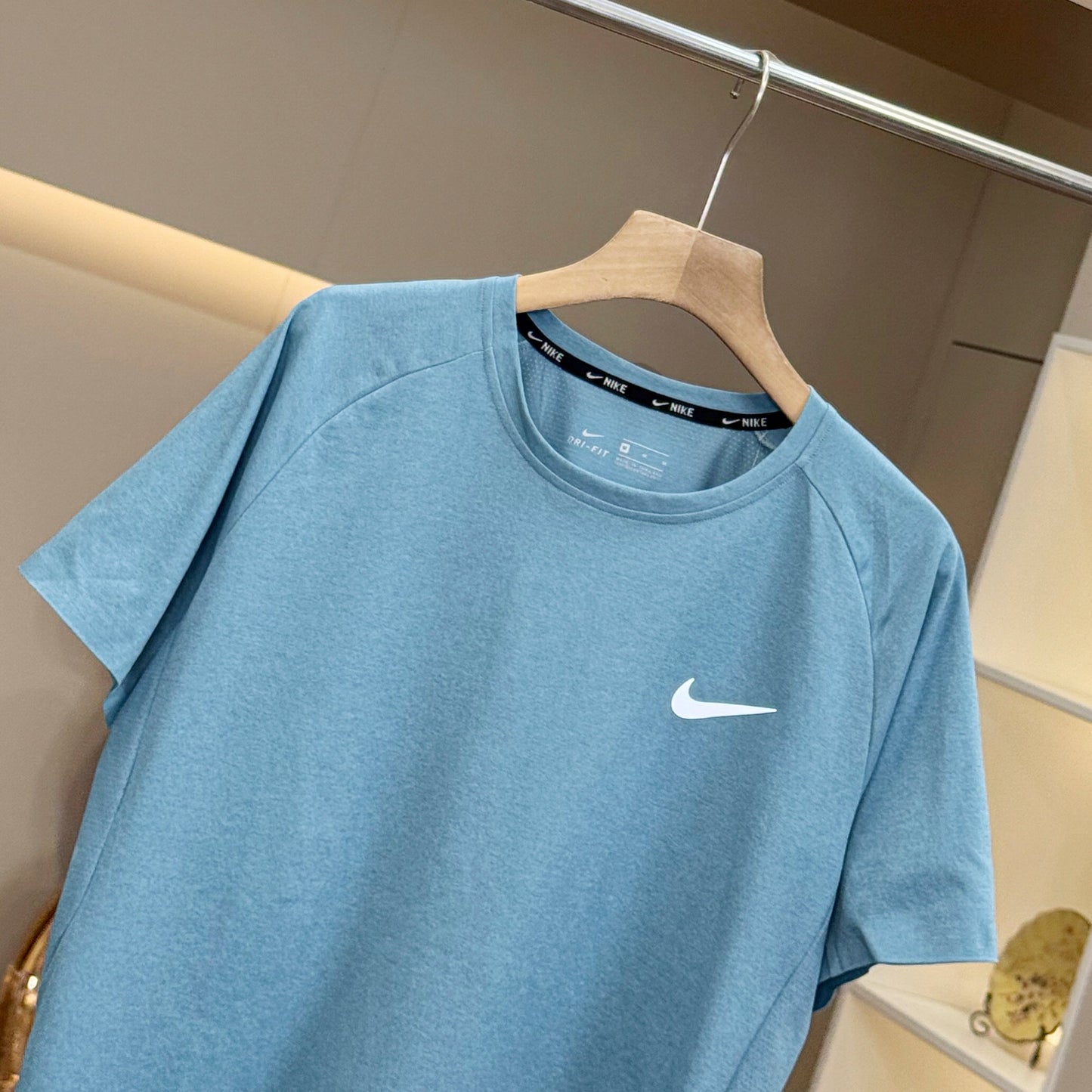 Nike Summer Mesh Quick-Dry T-Shirt
