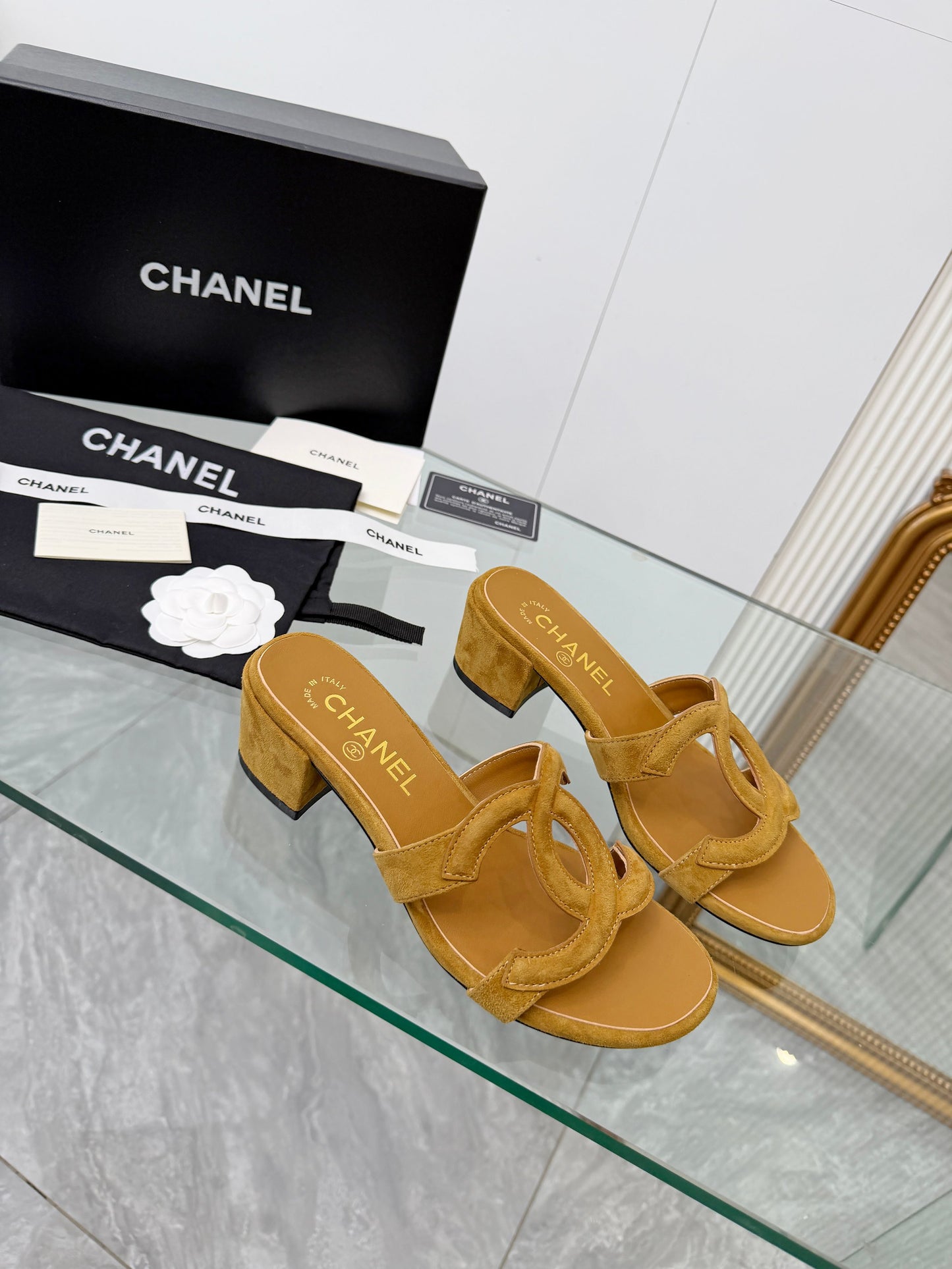 Chanel Chunky Heel Pumps – Spring/Summer Collection – 2026
