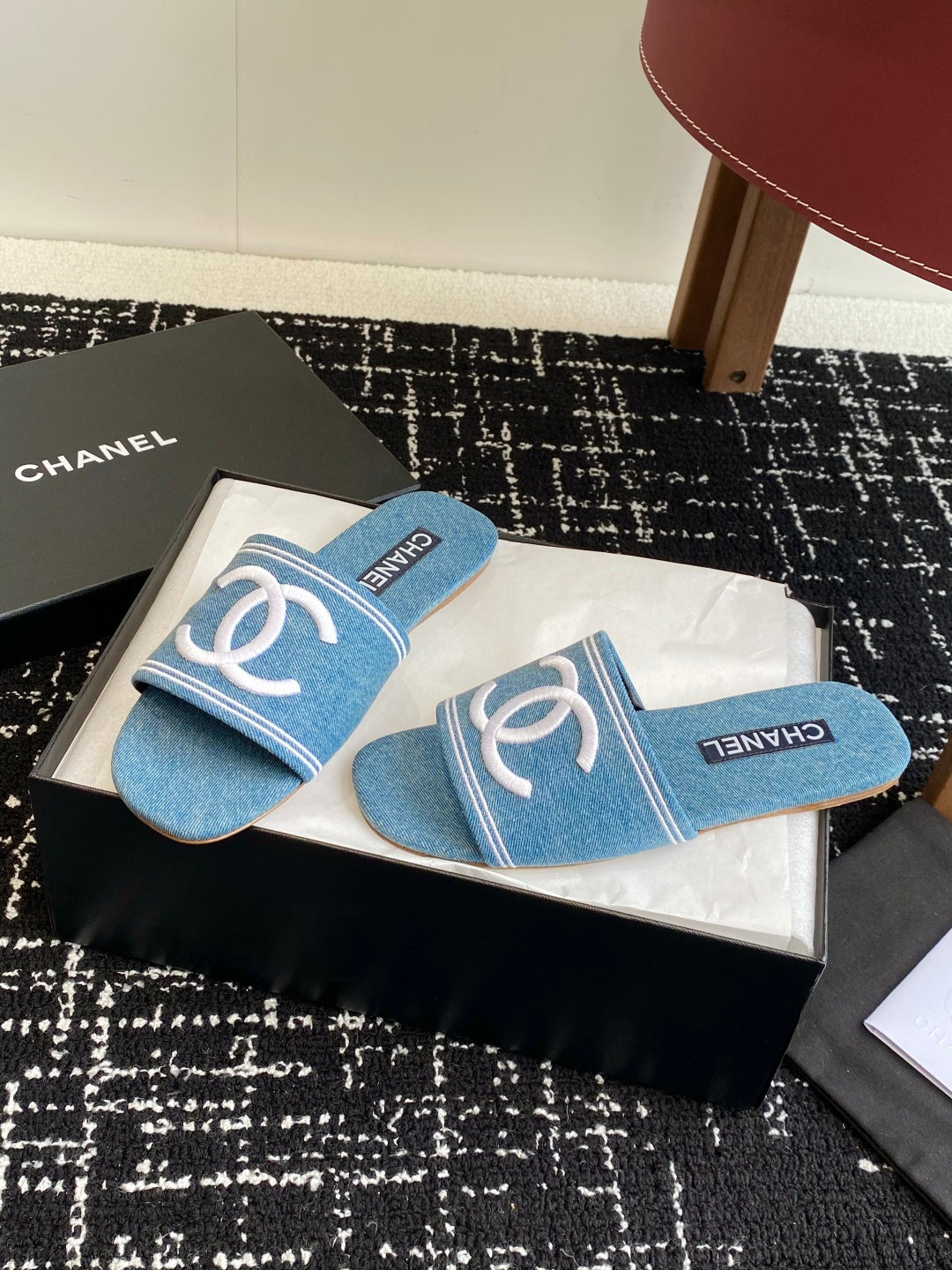 Chanel Denim Slip-On Mules – Spring/Summer Resort Collection – 25SS