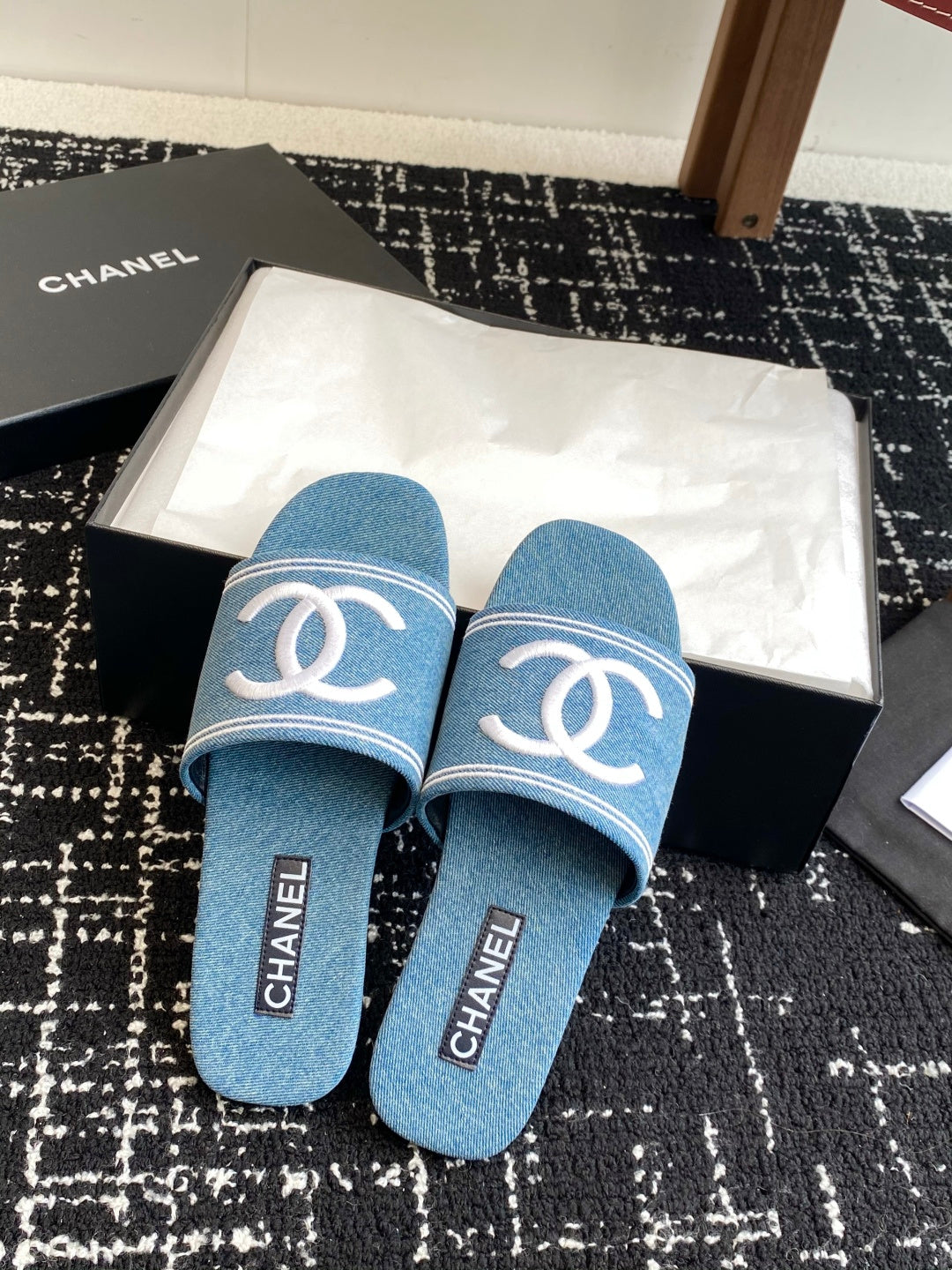 Chanel Denim Slip-On Mules – Spring/Summer Resort Collection – 25SS