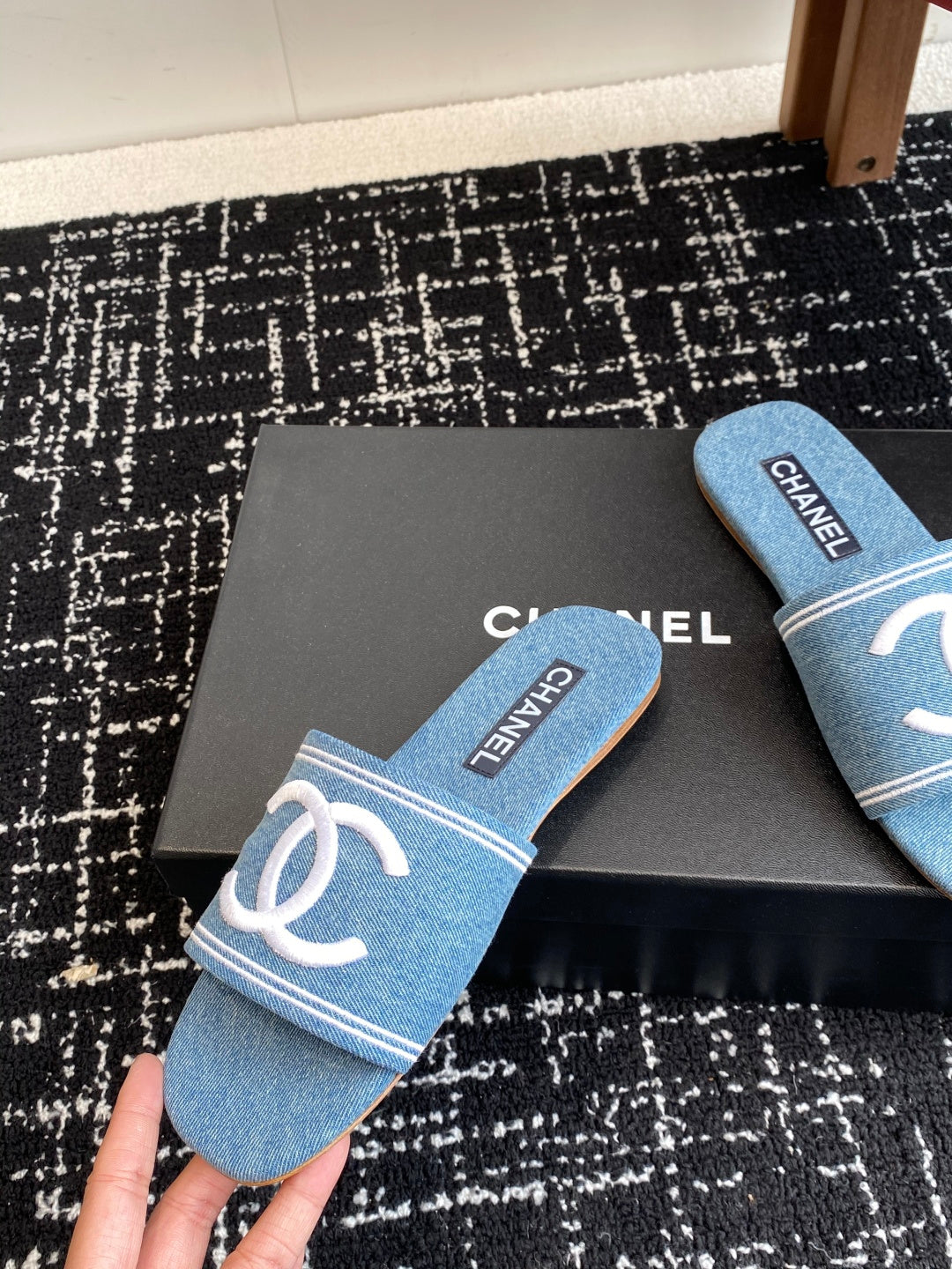 Chanel Denim Slip-On Mules – Spring/Summer Resort Collection – 25SS