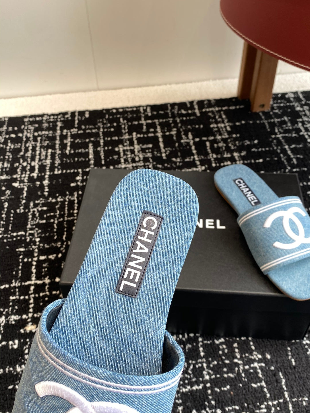 Chanel Denim Slip-On Mules – Spring/Summer Resort Collection – 25SS