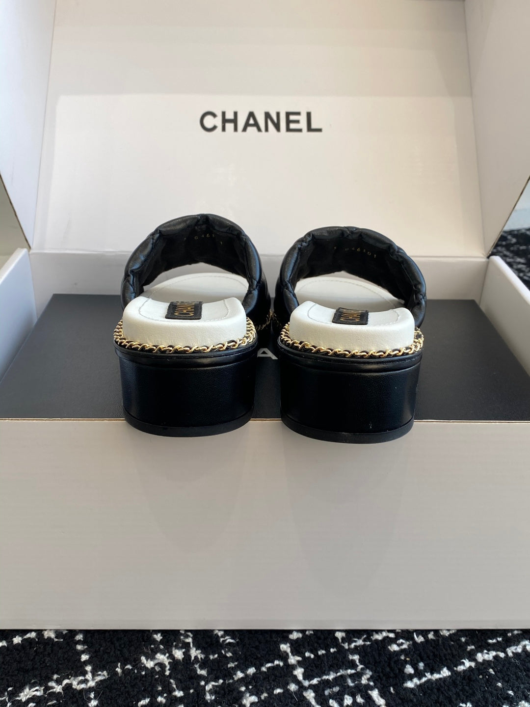 Chanel Lambskin Chain Block Heel Mules – Spring/Summer Collection – 25SS