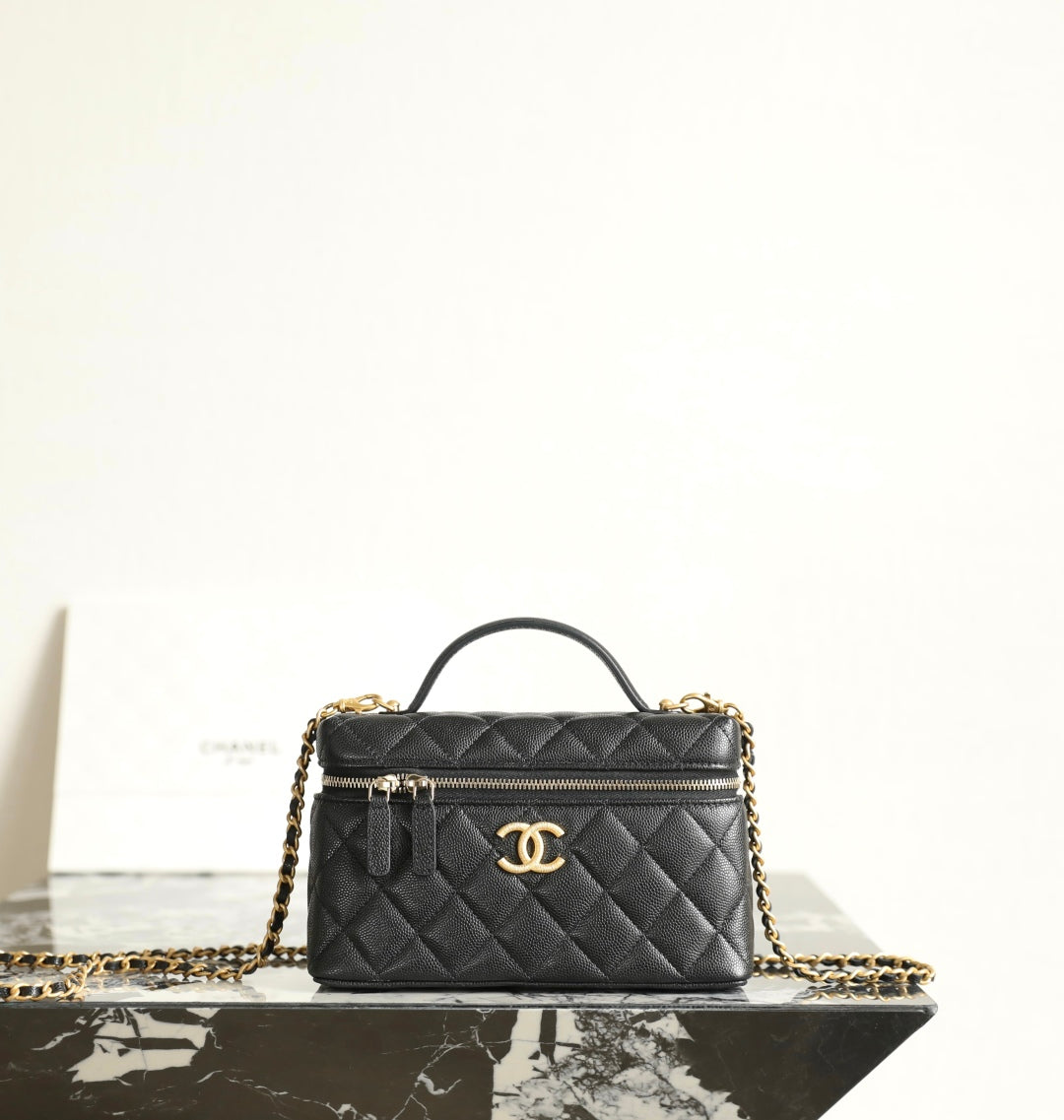 Chanel LP Box Art Buckle Clutch Bag – Spring/Summer Collection – 25P