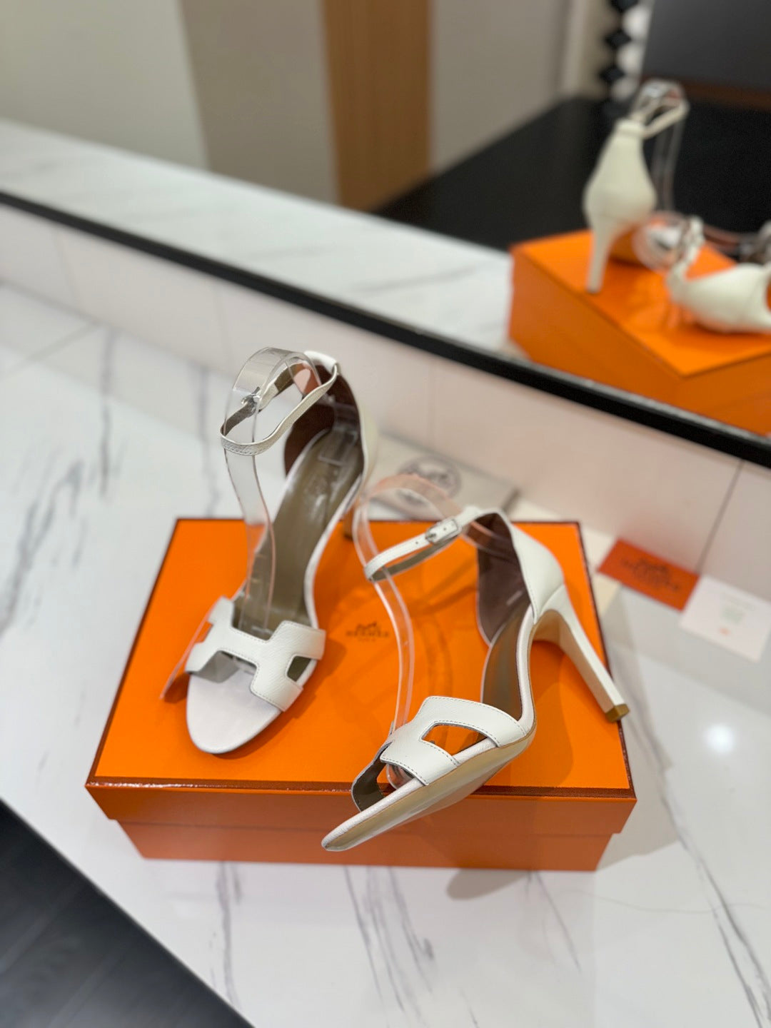 Hermès Classic H Palm Grain Heeled Sandals – 9cm