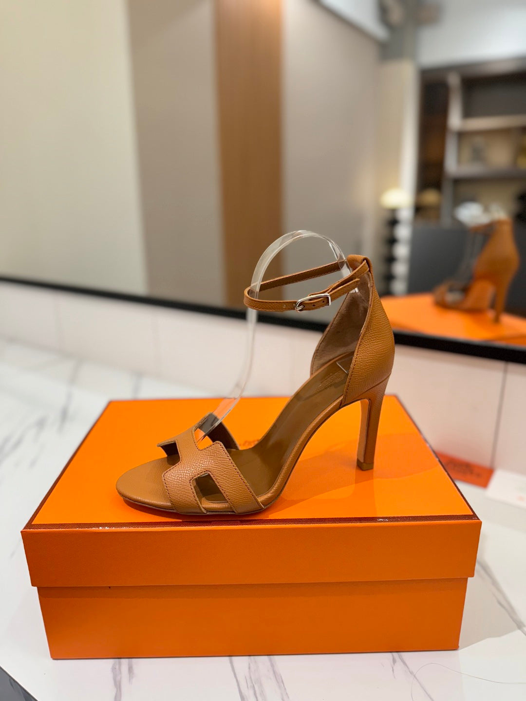 Hermès Classic H Palm Grain Heeled Sandals – 9cm