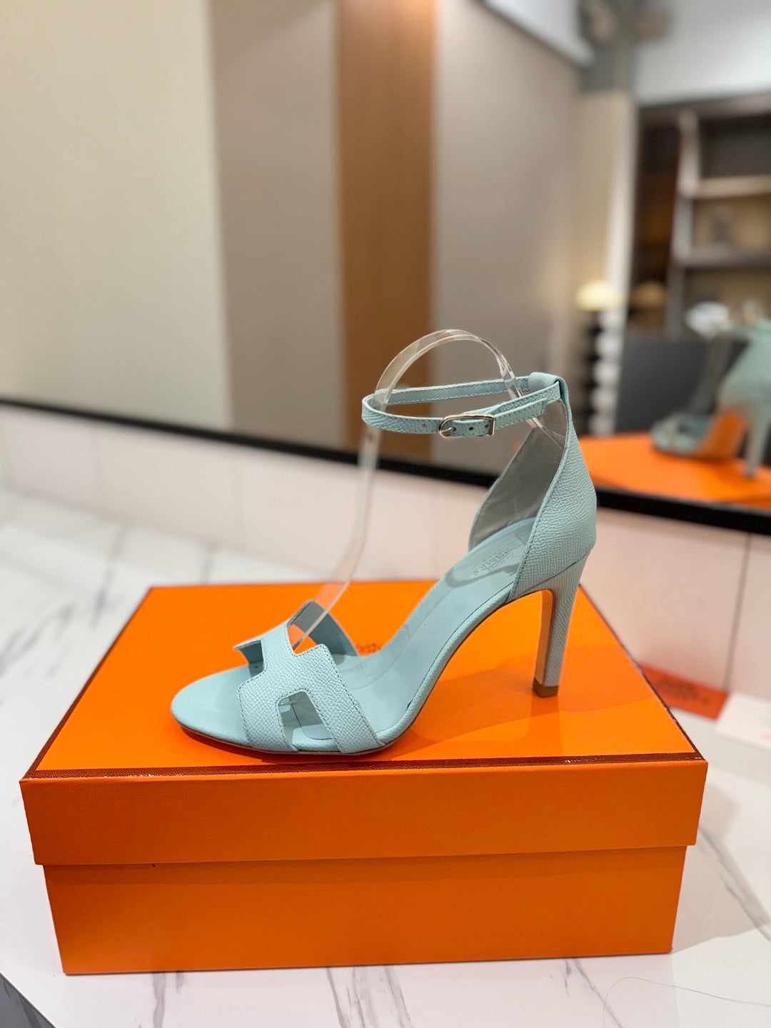 Hermès Classic H Palm Grain Heeled Sandals – 9cm