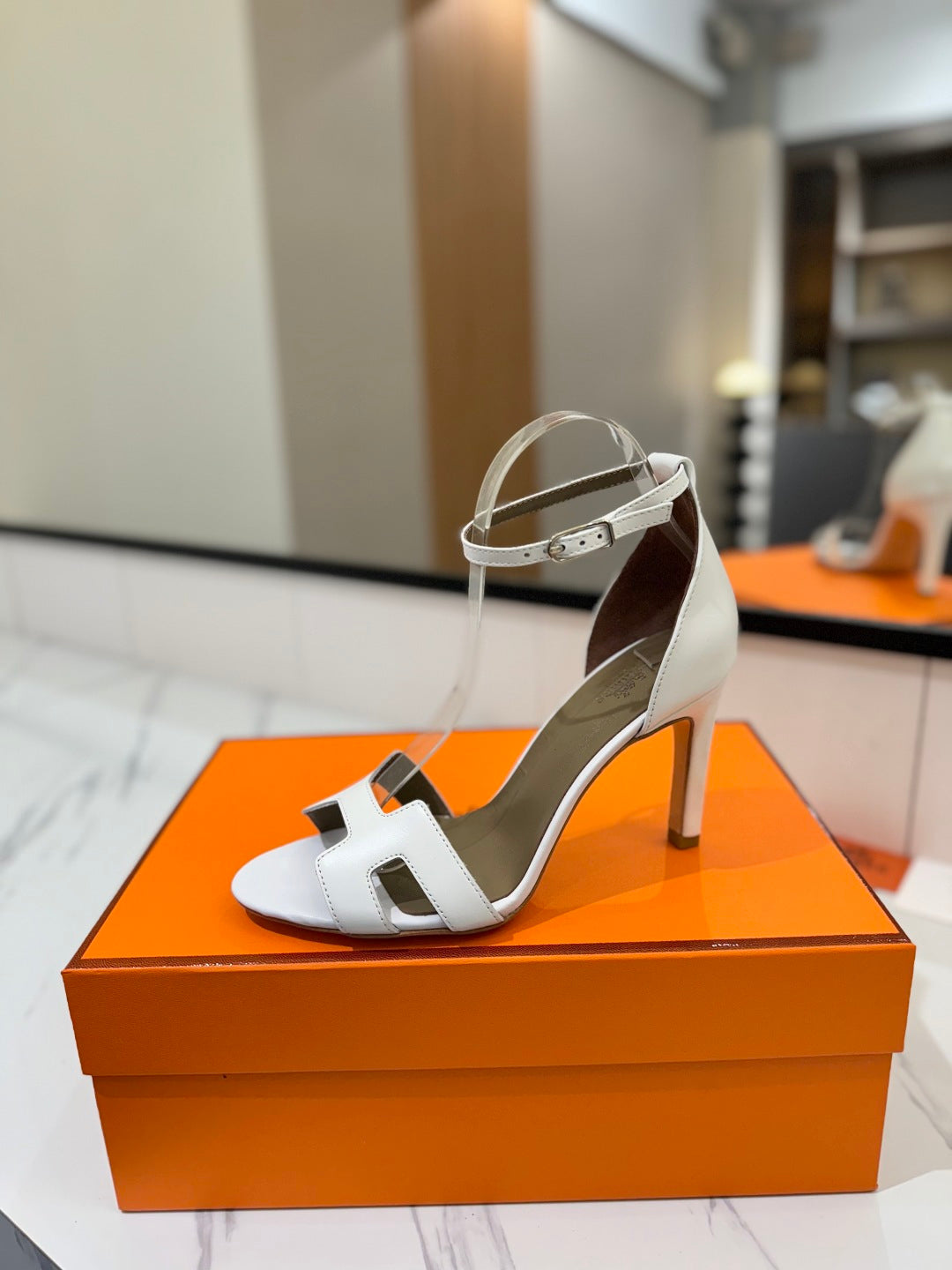Hermès Classic Smooth Cowhide Pumps – 9cm