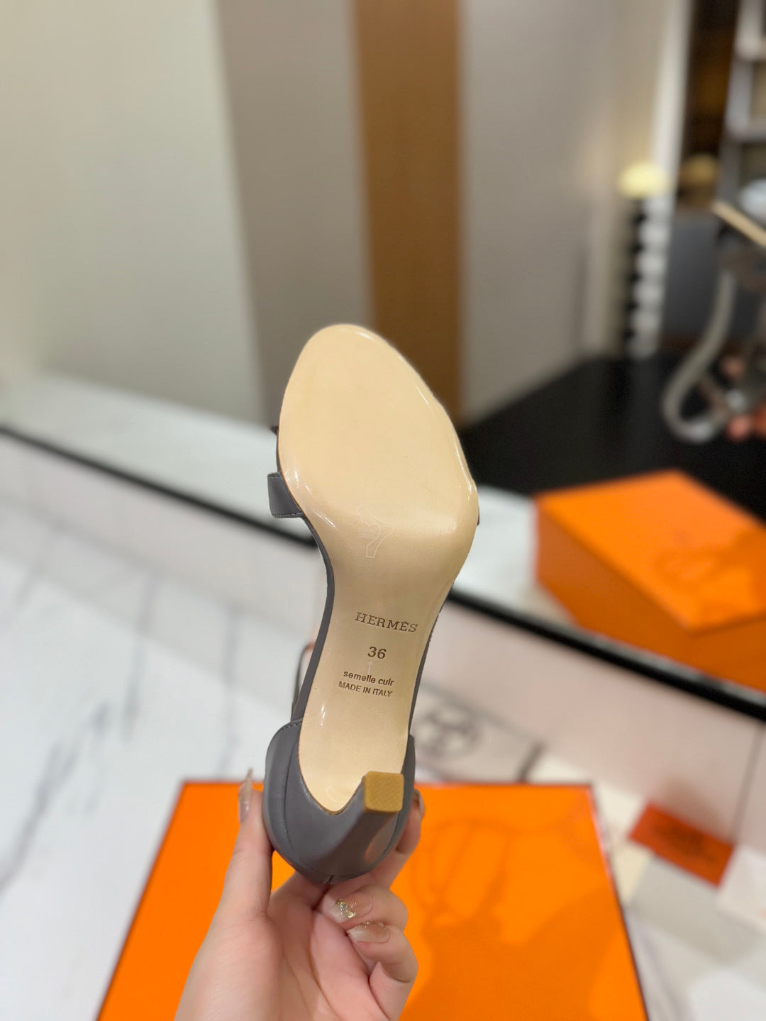 Hermès Classic Smooth Cowhide Pumps – 9cm