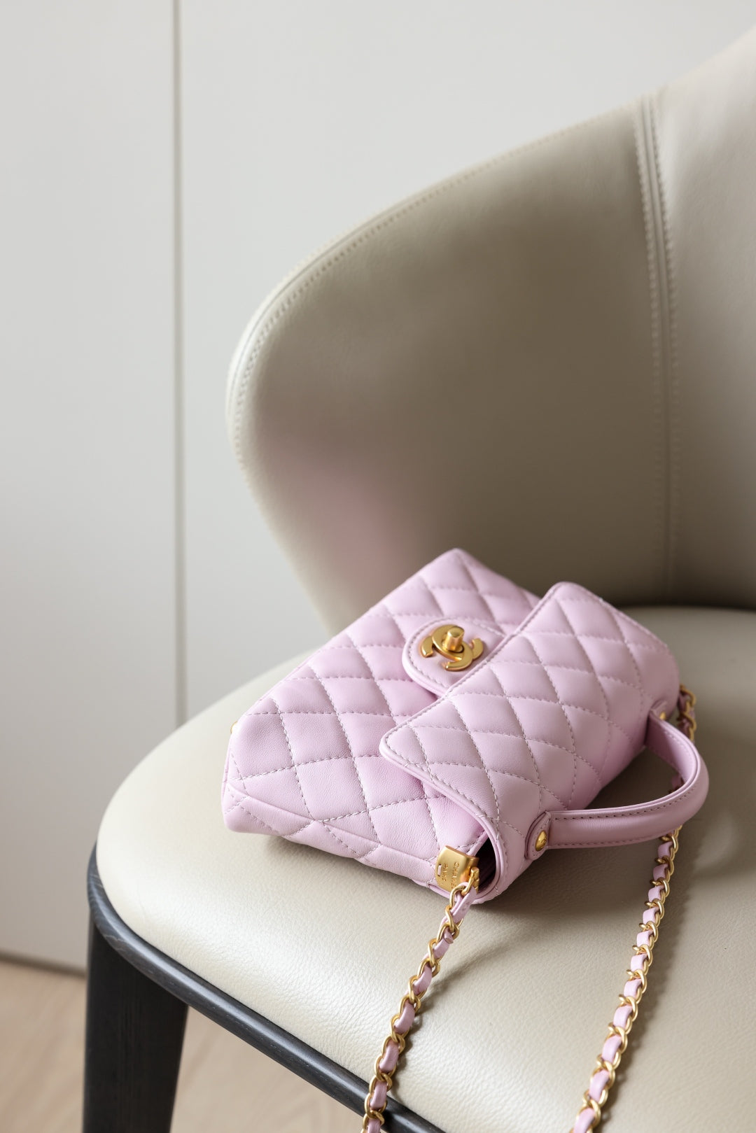 Chanel Kelly Lambskin Flap Bag – 25P
