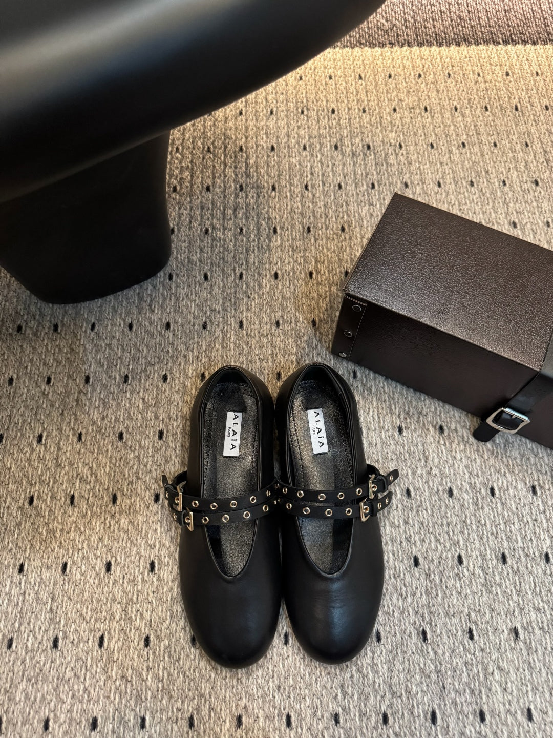 Alaïa Sheepskin Ballet Flats – 25FW