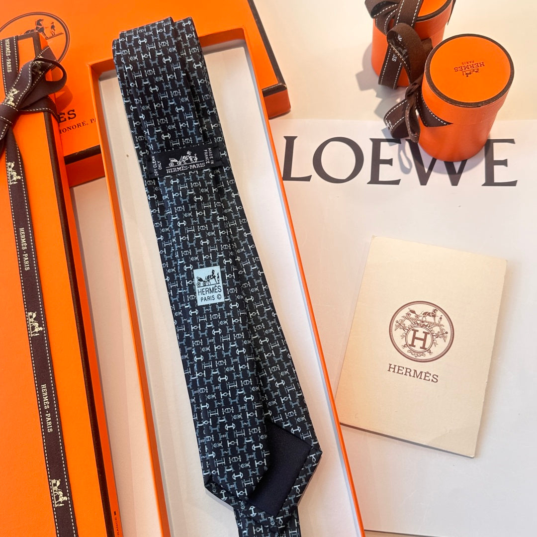 Hermès Men's Printed Silk Tie Series