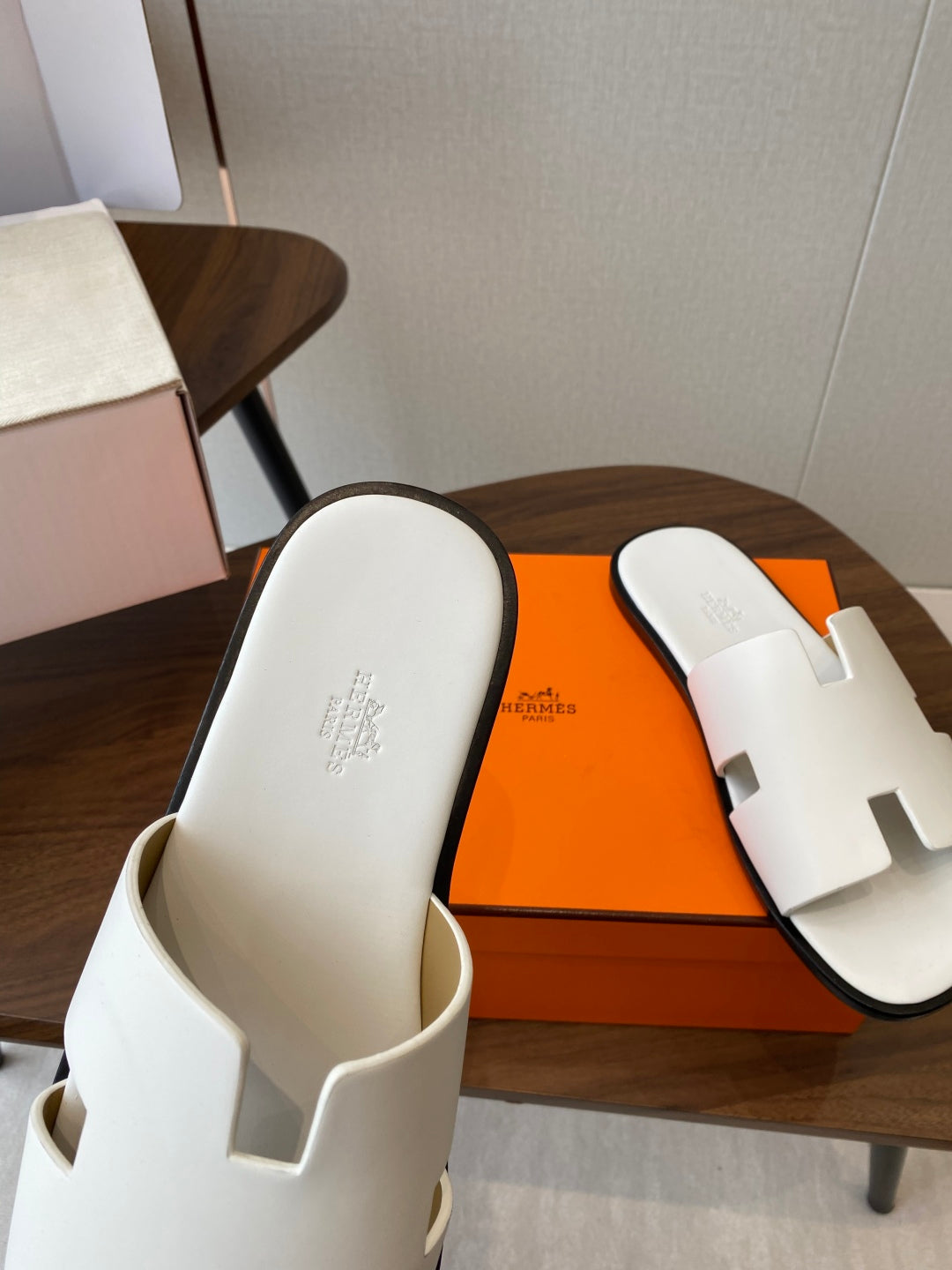 Hermès Izmir Series Men's H-Slide Sandals