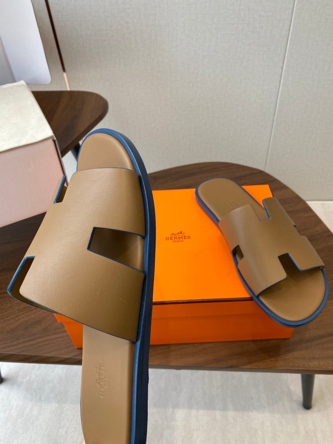 Hermès Izmir Series Men's H-Slide Sandals