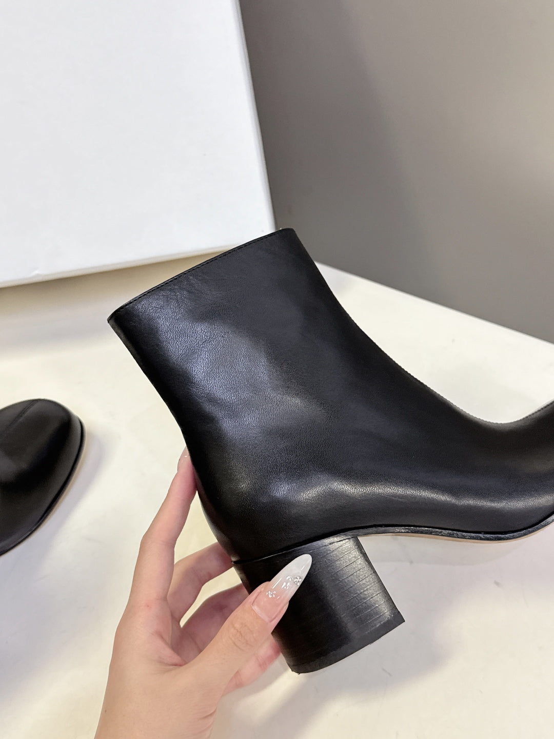 Loewe 2025FW Calfskin Fashion Boots – Autumn/Winter Collection – 2025FW