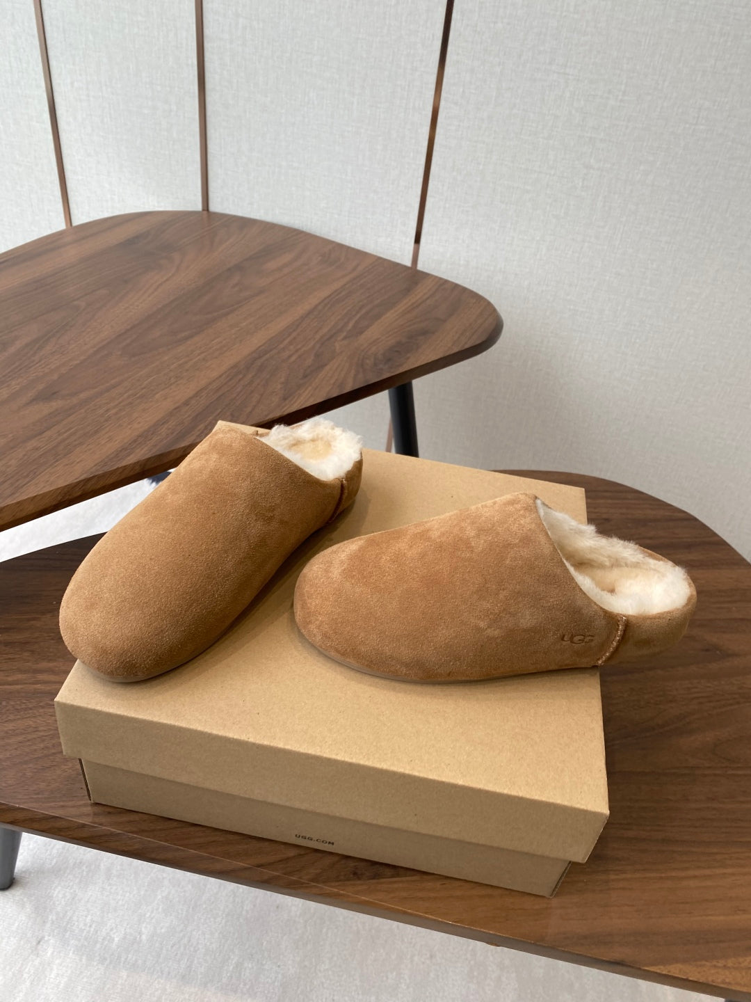 UGG Ansley Suede Mule Slippers – 25FW