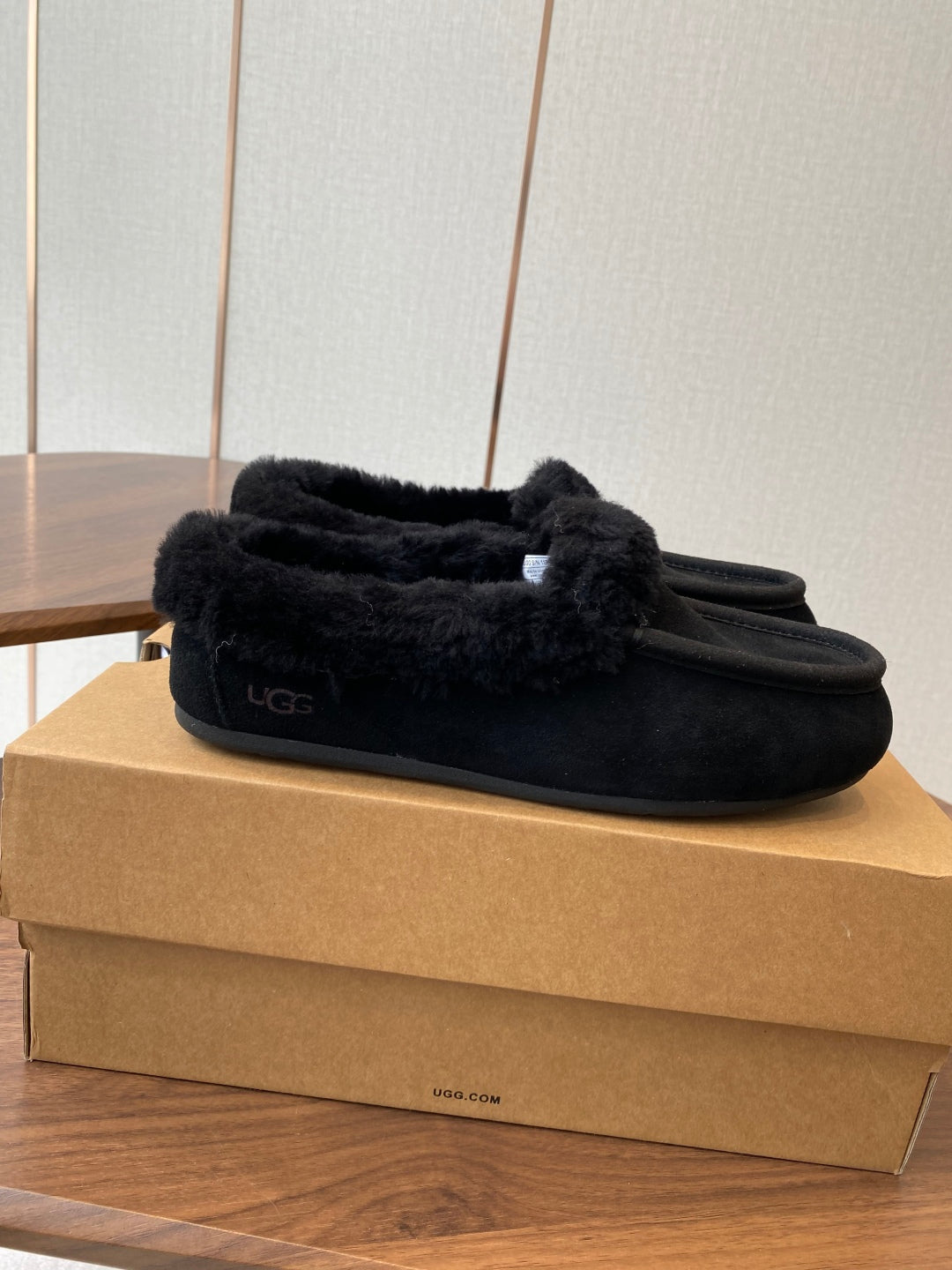 UGG Ansley Suede Mules – 25FW