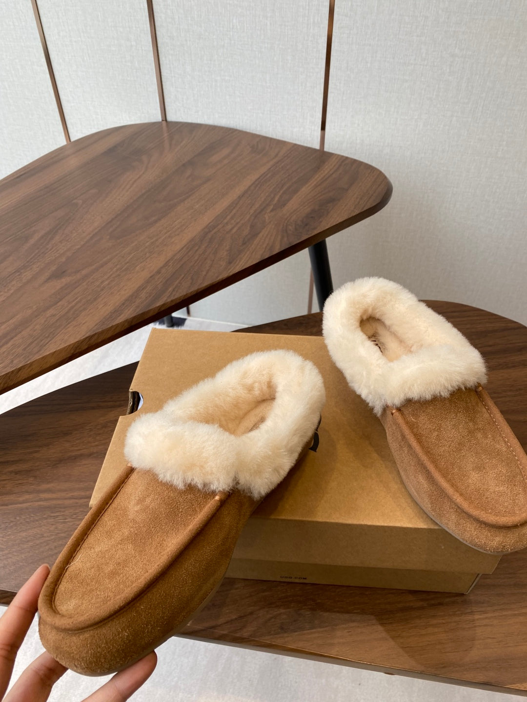 UGG Ansley Suede Mules – 25FW