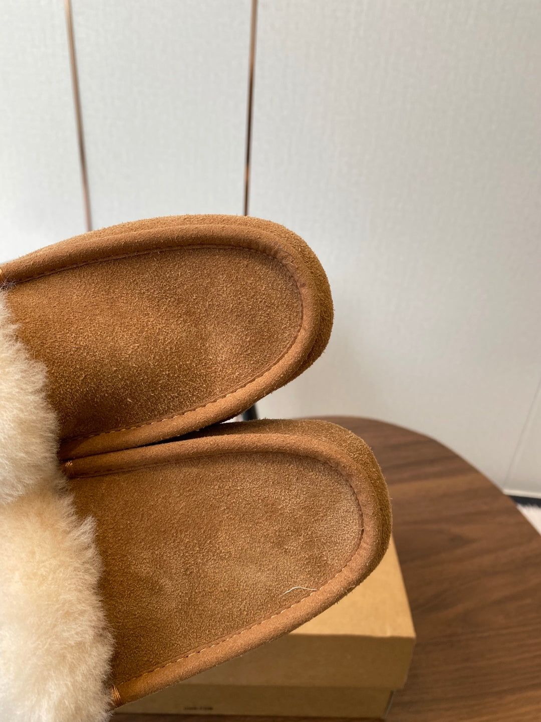 UGG Ansley Suede Mules – 25FW