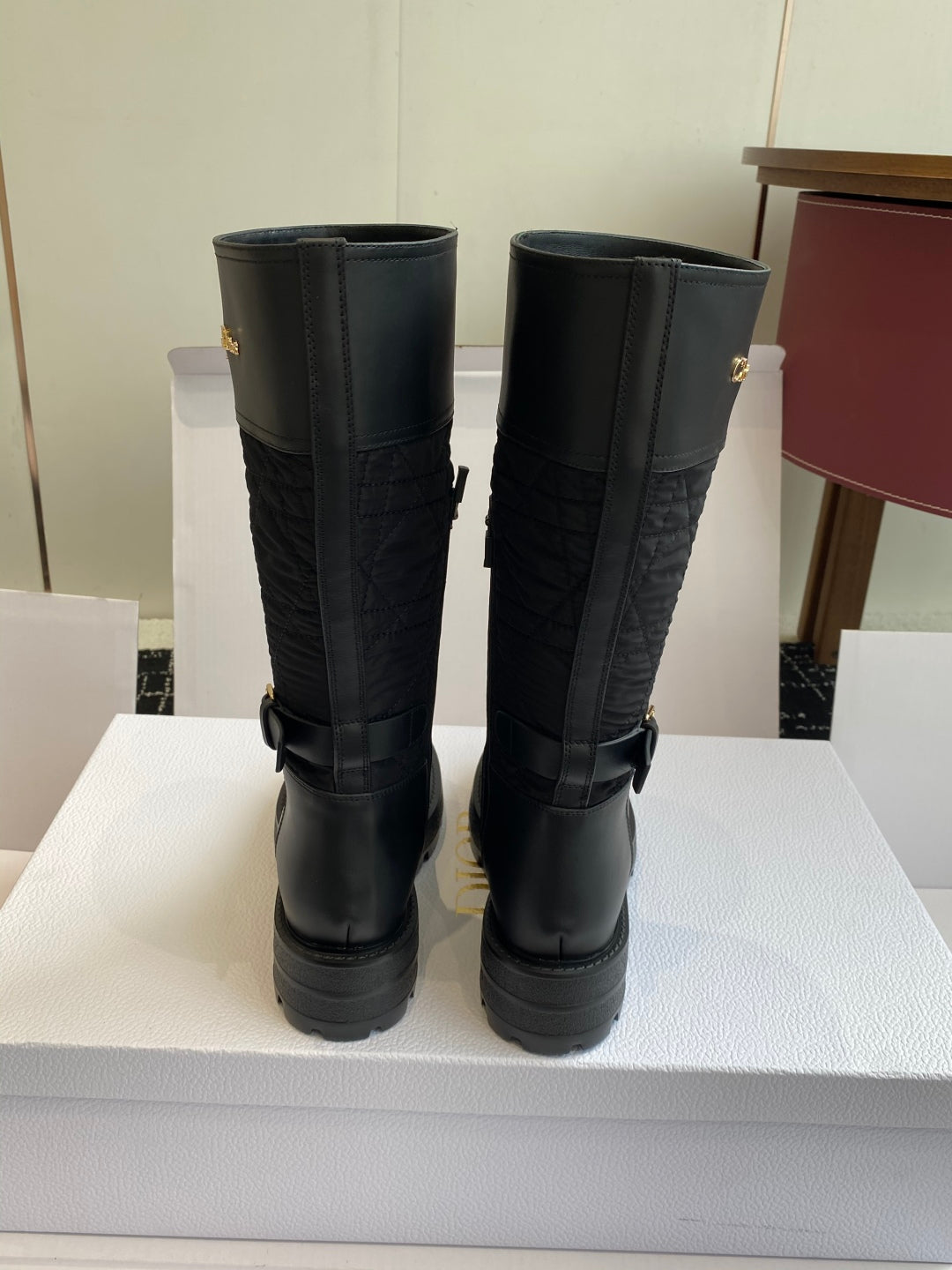 Dior CD D-Major Embroidered Graffiti Knee-High Boots – 2025FW
