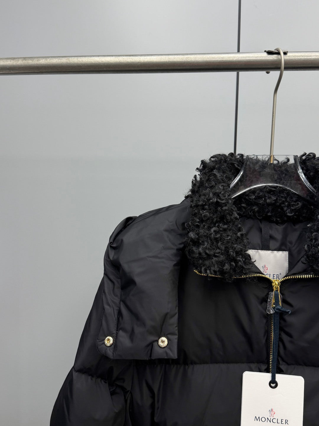 Moncler Briant Women's Hooded Down Coat – 2025 Collection