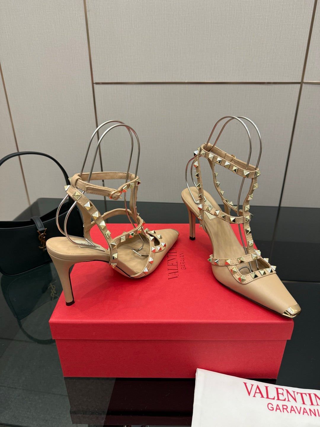 Valentino VLogo Signature Classic Sandals – Spring/Summer Collection