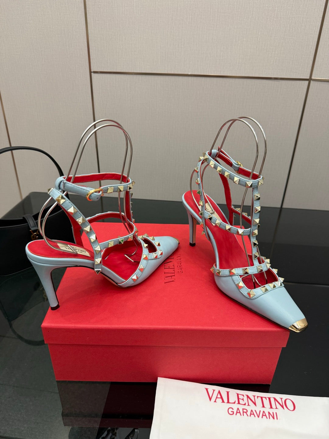 Valentino VLogo Signature Classic Sandals – Spring/Summer Collection