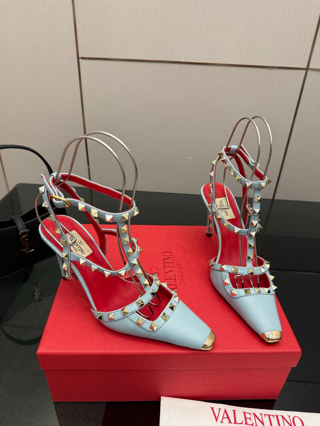 Valentino VLogo Signature Classic Sandals – Spring/Summer Collection